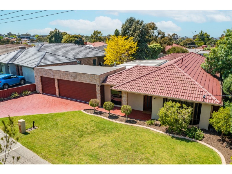 6 Axminster Drive, Craigieburn VIC 3064