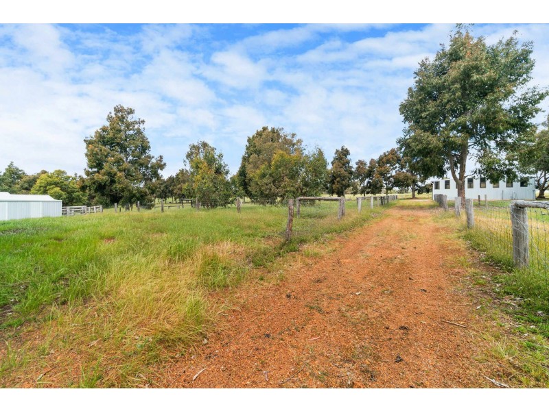 1681 Toodyay road, Gidgegannup WA 6083