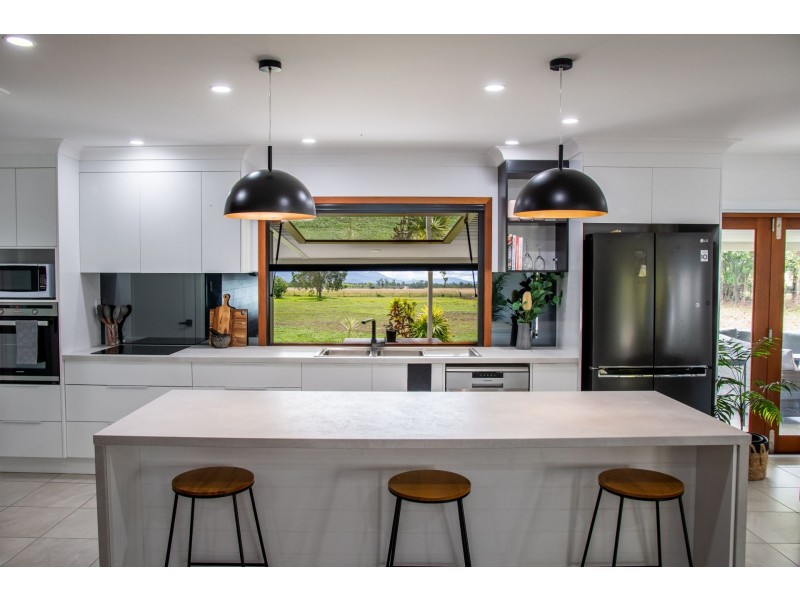 321 Forestry Rd, Bluewater Park QLD 4818