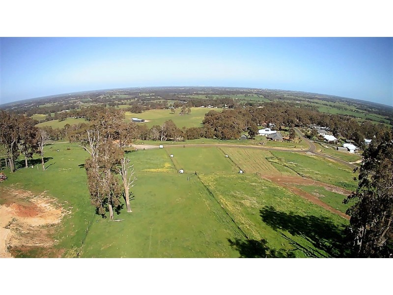 18 Delaware Loop, Roelands WA 6226