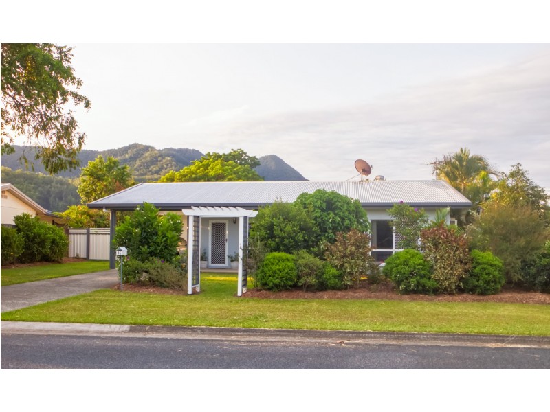 45 Bathurst Drive, Bentley Park QLD 4869