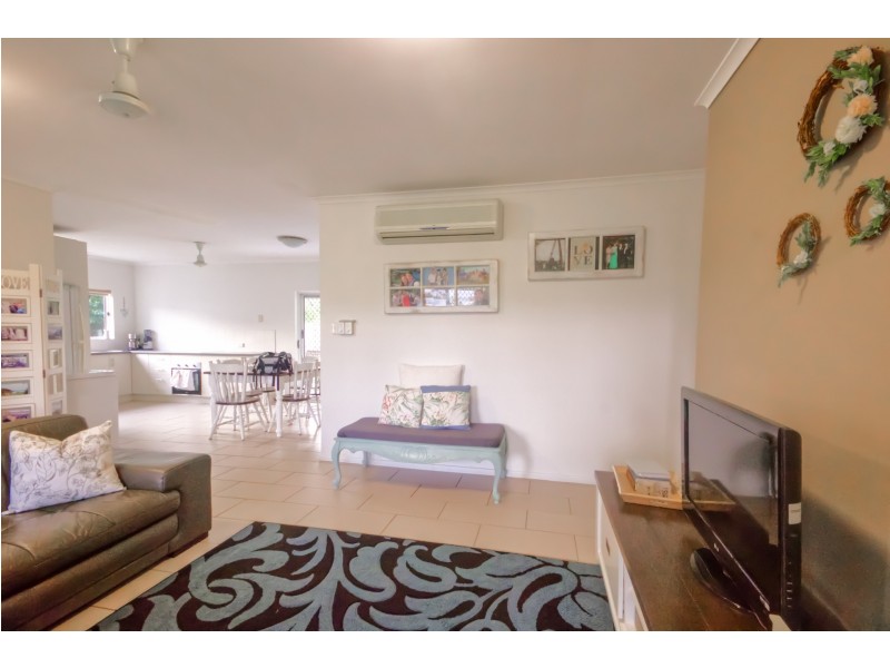 45 Bathurst Drive, Bentley Park QLD 4869