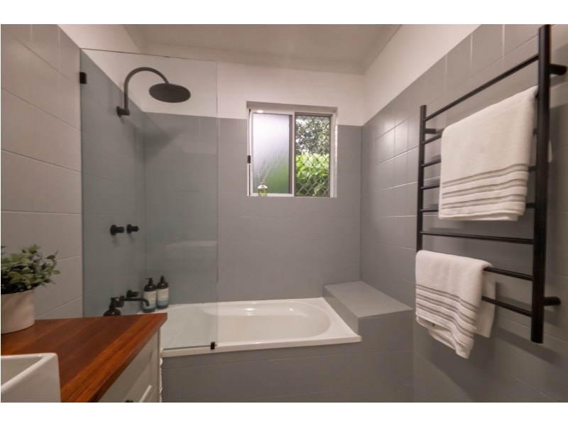 45 Bathurst Drive, Bentley Park QLD 4869