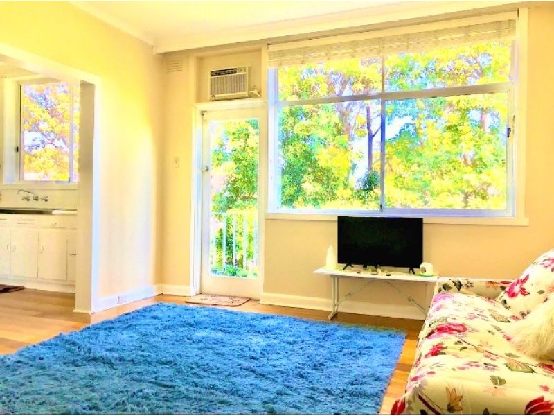 9/15 Beach Avenue, Elwood VIC 3184