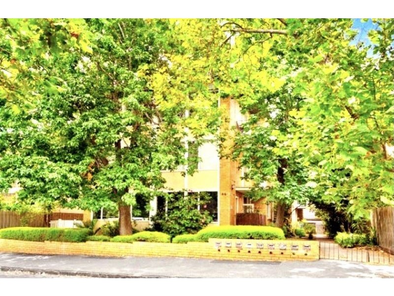 9/15 Beach Avenue, Elwood VIC 3184