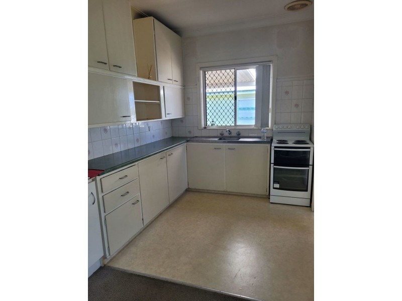 4 Edgeroy Street, South Tamworth NSW 2340