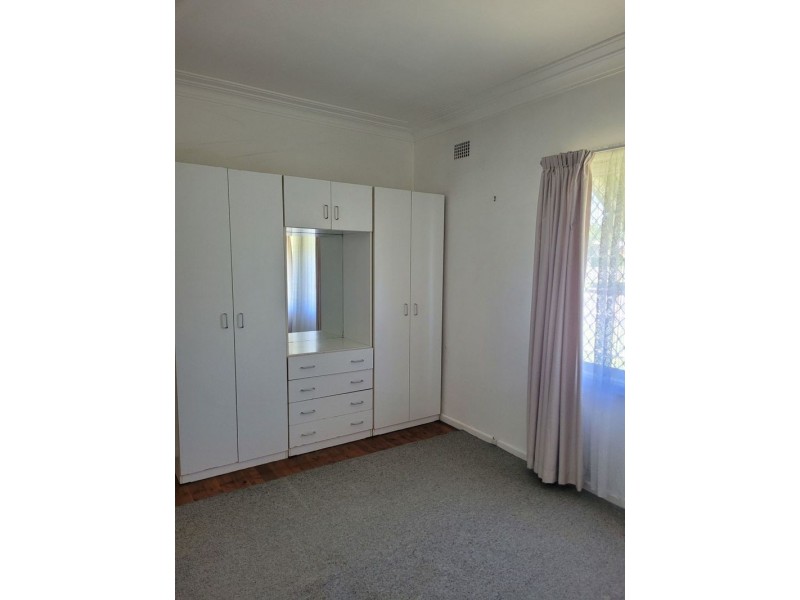 4 Edgeroy Street, South Tamworth NSW 2340