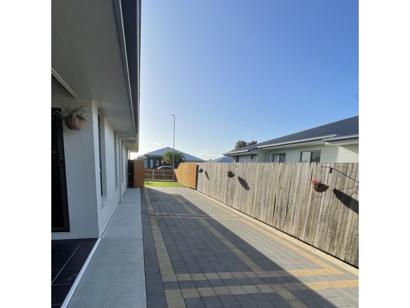 93 McGrath Street, Bakers Creek QLD 4740