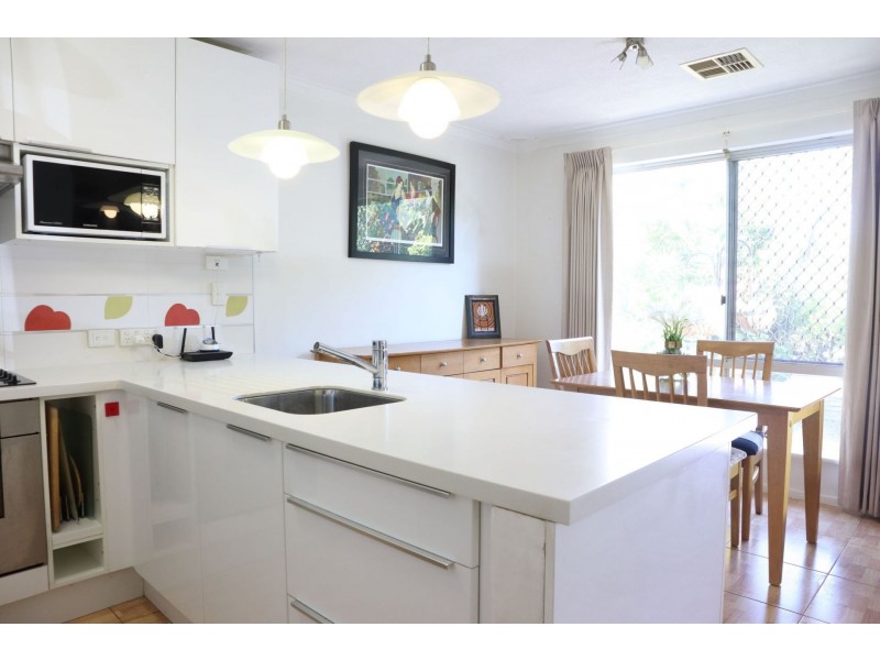 1/12 Chedworth Way, Eden Hill WA 6054