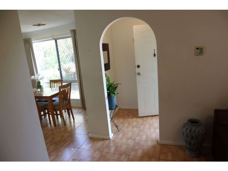 1/12 Chedworth Way, Eden Hill WA 6054