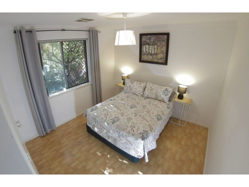 1/12 Chedworth Way, Eden Hill WA 6054