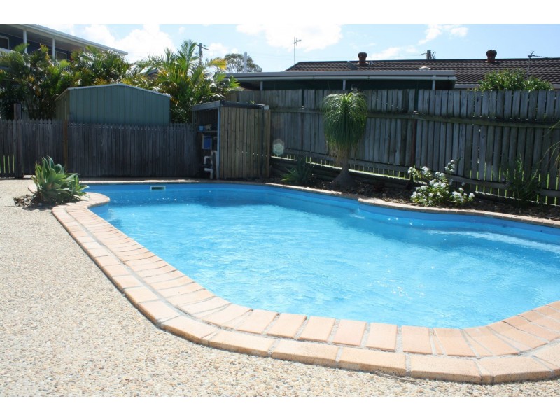 27 Gretel Drive, Clinton QLD 4680