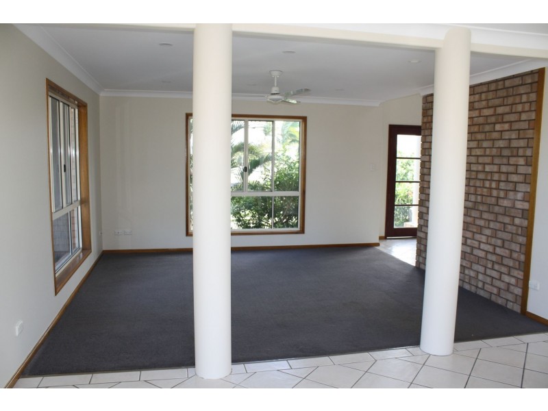 27 Gretel Drive, Clinton QLD 4680