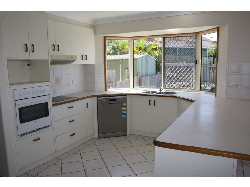 27 Gretel Drive, Clinton QLD 4680