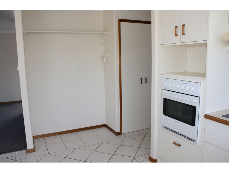 27 Gretel Drive, Clinton QLD 4680