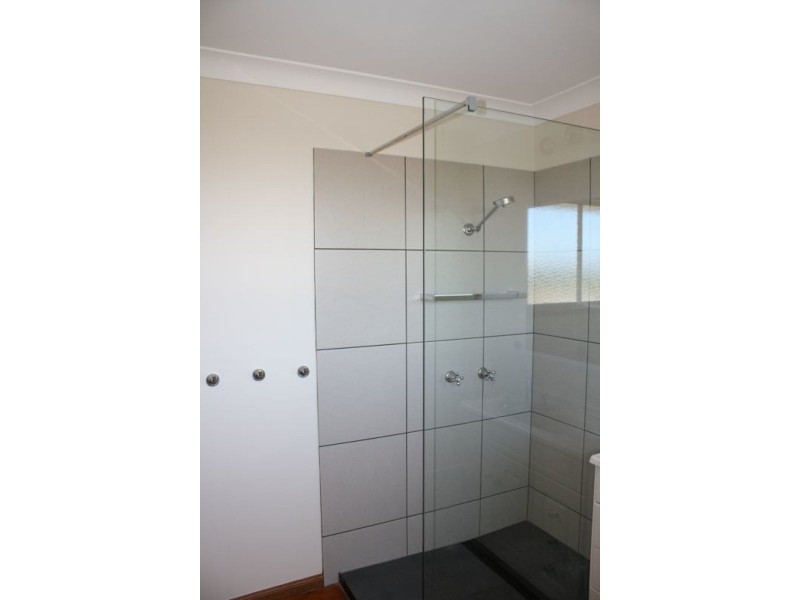 27 Gretel Drive, Clinton QLD 4680