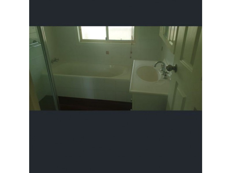 211 H H Innes road, Horse Camp QLD 4671