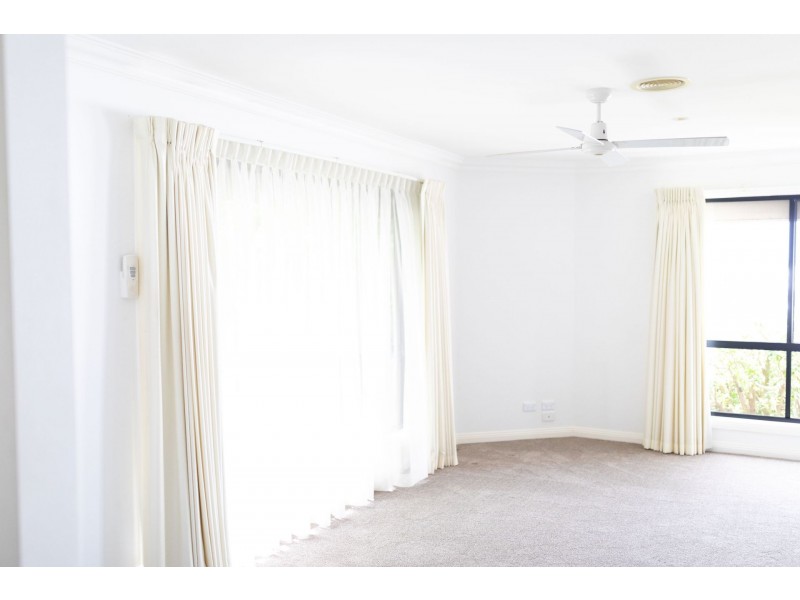 8 Jenolan Place, Tatton NSW 2650