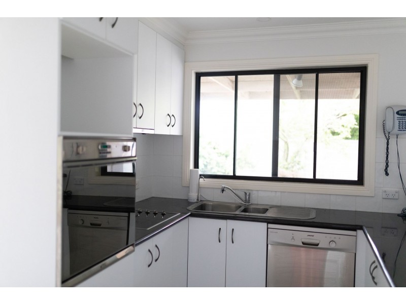 8 Jenolan Place, Tatton NSW 2650