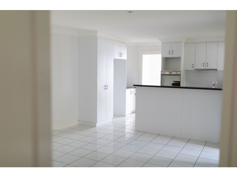 8 Jenolan Place, Tatton NSW 2650