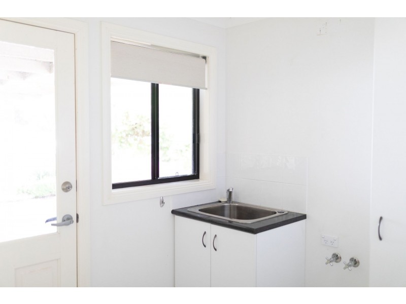 8 Jenolan Place, Tatton NSW 2650