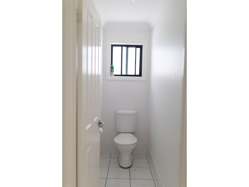 8 Jenolan Place, Tatton NSW 2650