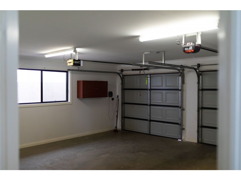 8 Jenolan Place, Tatton NSW 2650