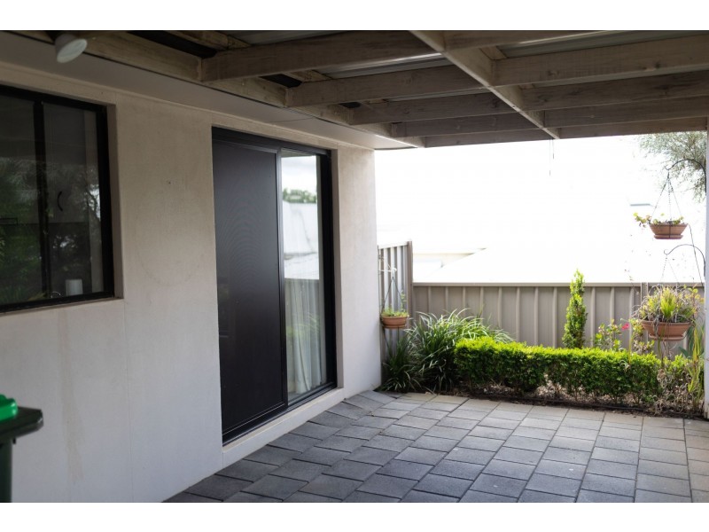 8 Jenolan Place, Tatton NSW 2650