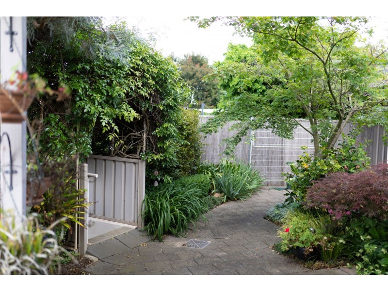 8 Jenolan Place, Tatton NSW 2650