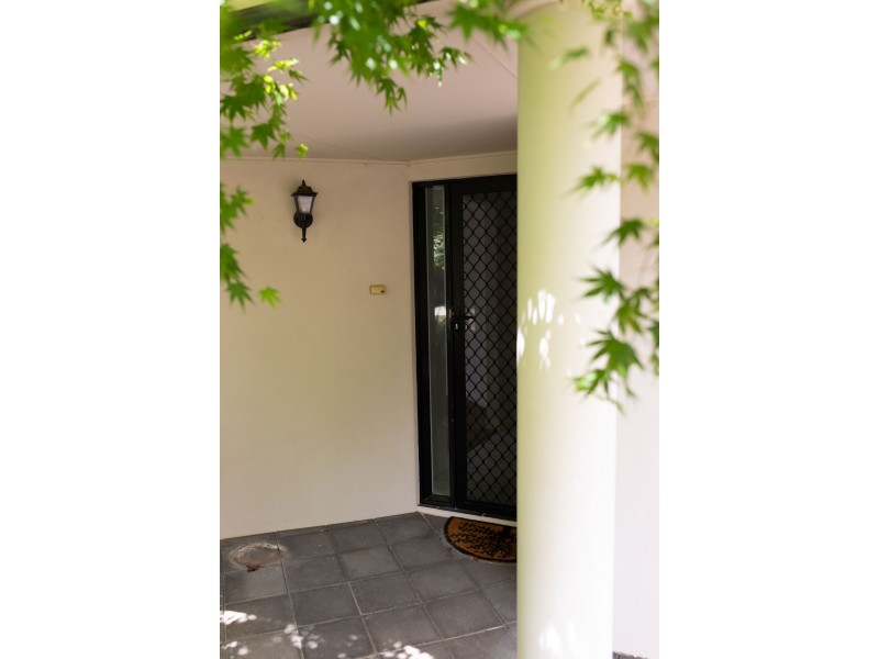 8 Jenolan Place, Tatton NSW 2650