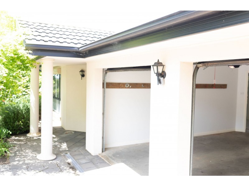 8 Jenolan Place, Tatton NSW 2650