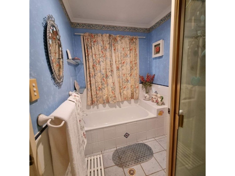 2 Paula Court, Camira QLD 4300