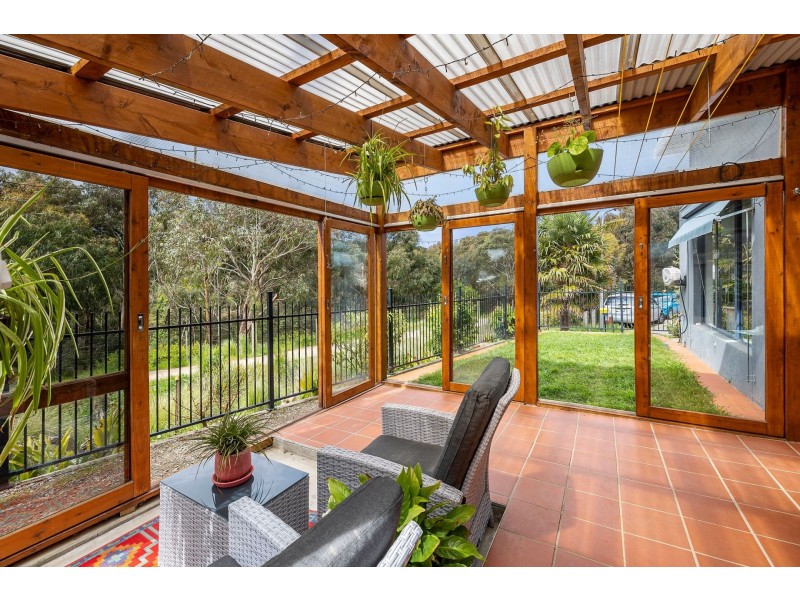 1/7 Saltbush pl, Torquay VIC 3228
