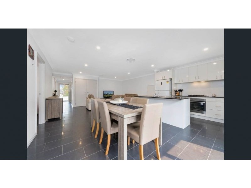 37 Vanderville Street, The Oaks NSW 2570