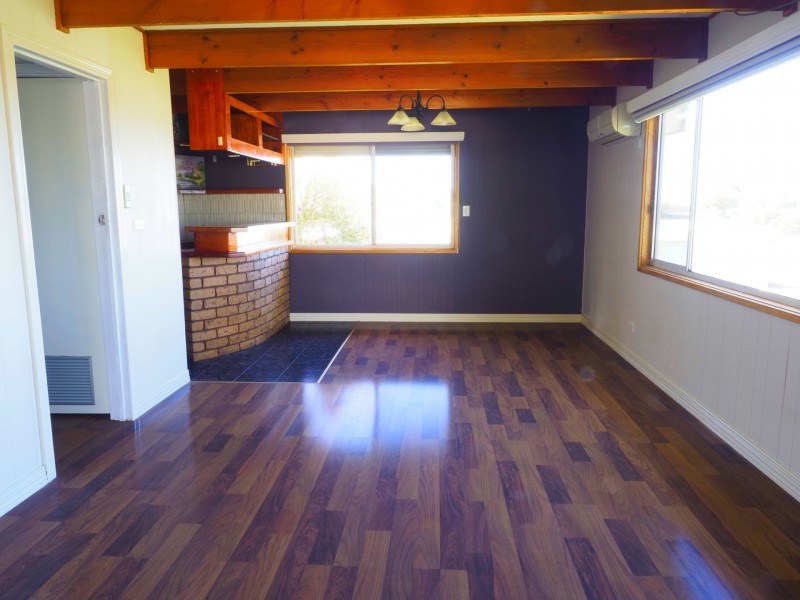 12 Golf links Rd, Lakes Entrance VIC 3909