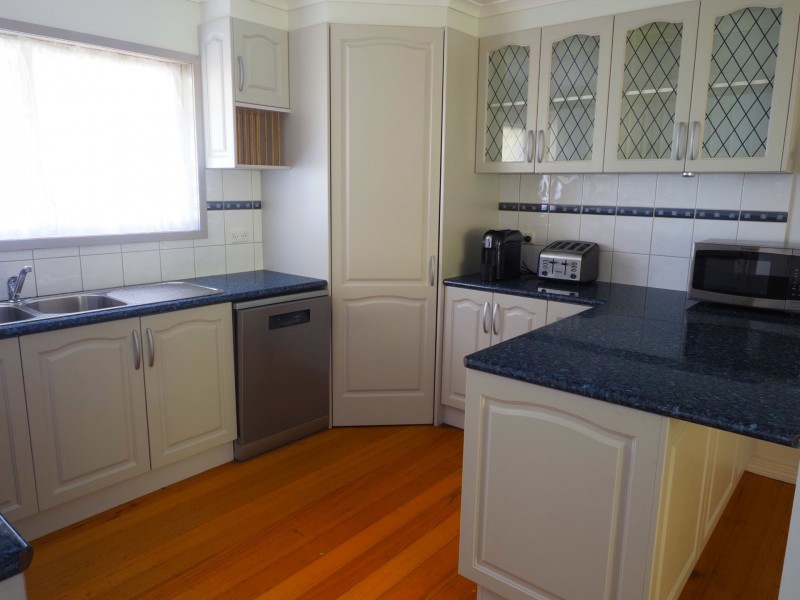 12 Golf links Rd, Lakes Entrance VIC 3909