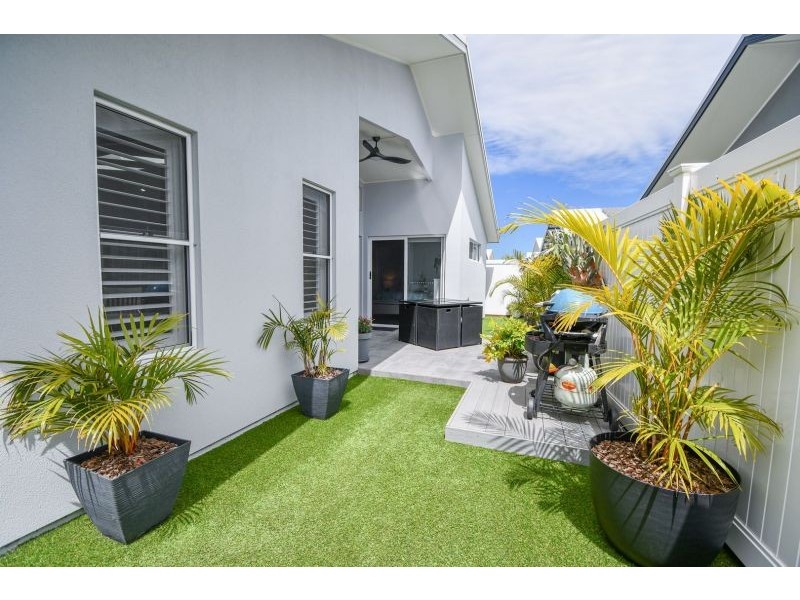 12 Oakmont Drive, South West Rocks NSW 2431