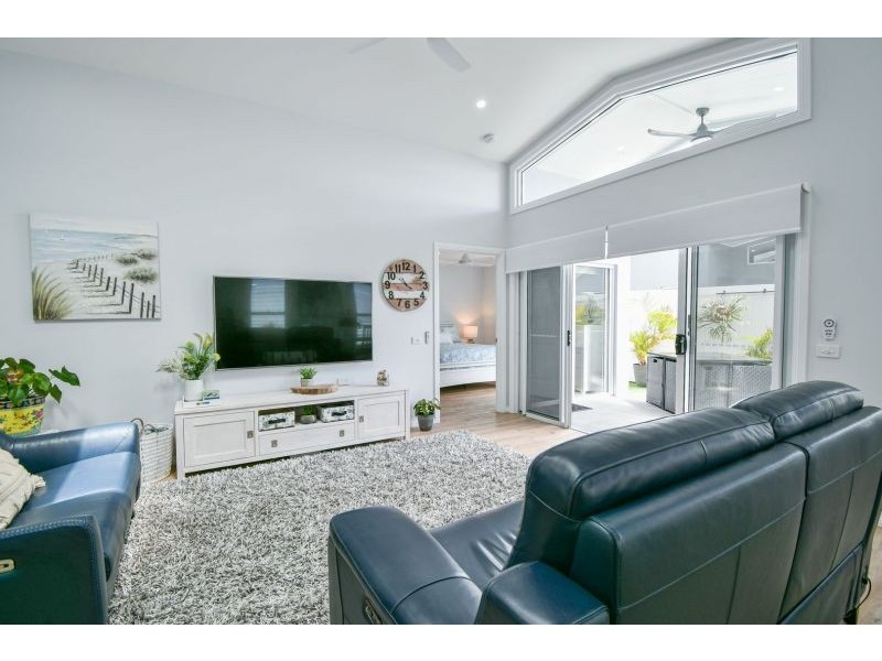 12 Oakmont Drive, South West Rocks NSW 2431