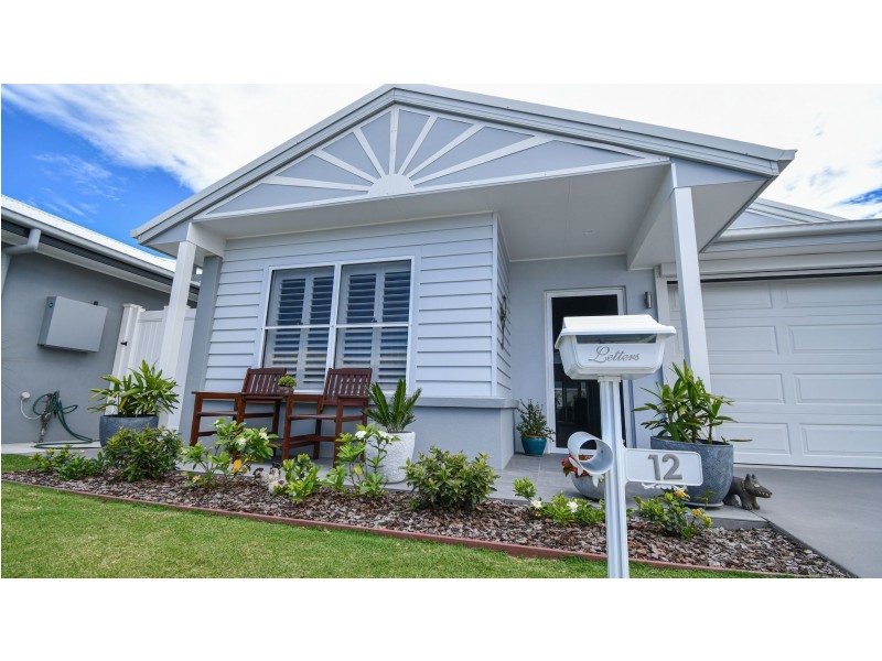 12 Oakmont Drive, South West Rocks NSW 2431