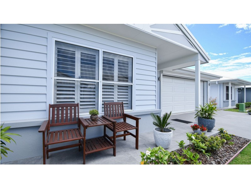 12 Oakmont Drive, South West Rocks NSW 2431