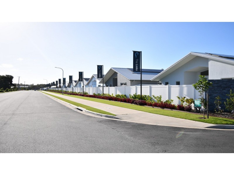12 Oakmont Drive, South West Rocks NSW 2431