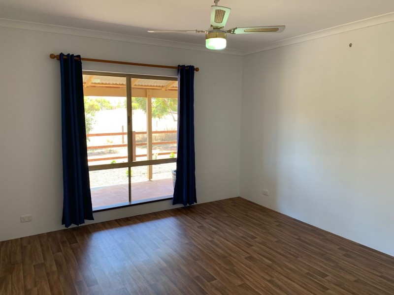 257 Giles Road, Moonyoonooka WA 6532