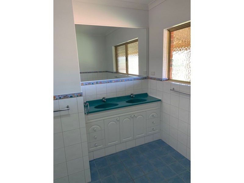 257 Giles Road, Moonyoonooka WA 6532