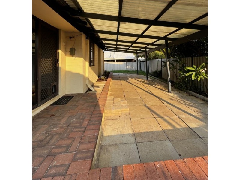 2/64 Moreing Street, Redcliffe WA 6104