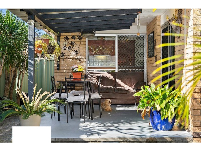 11 Hillcrest Parade, Miami QLD 4220