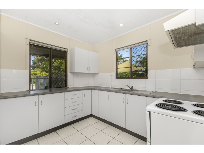 6 Emerald St, Kirwan QLD 4817