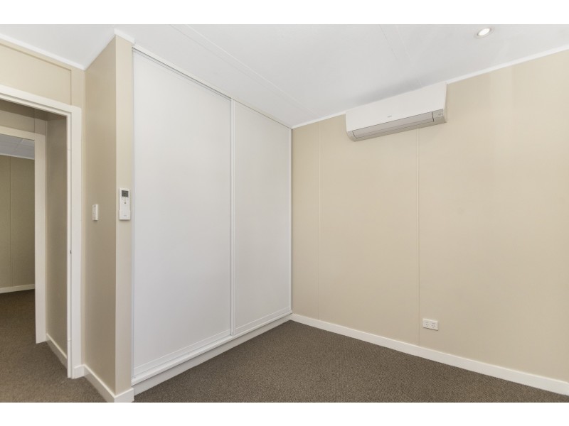 6 Emerald St, Kirwan QLD 4817