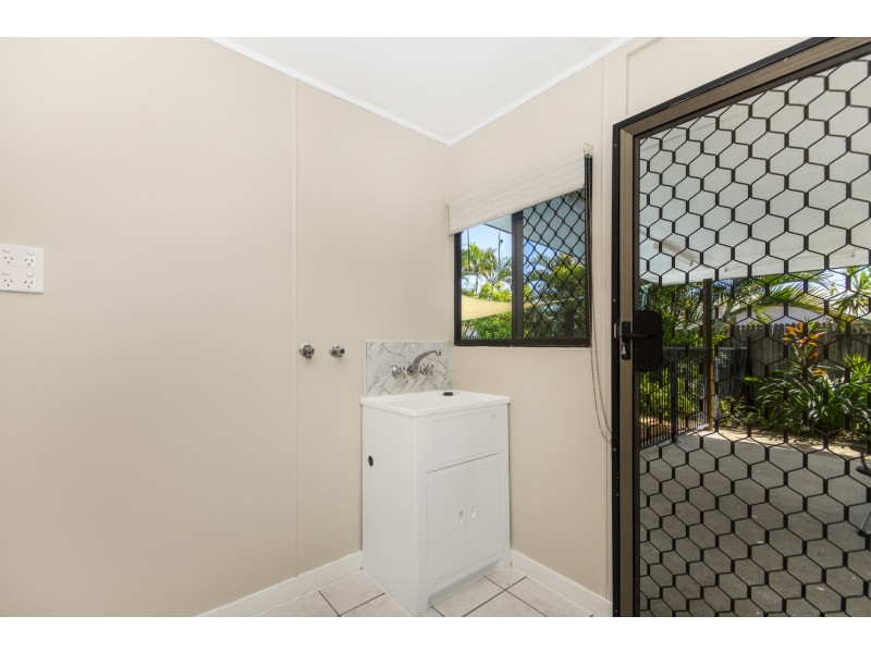 6 Emerald St, Kirwan QLD 4817