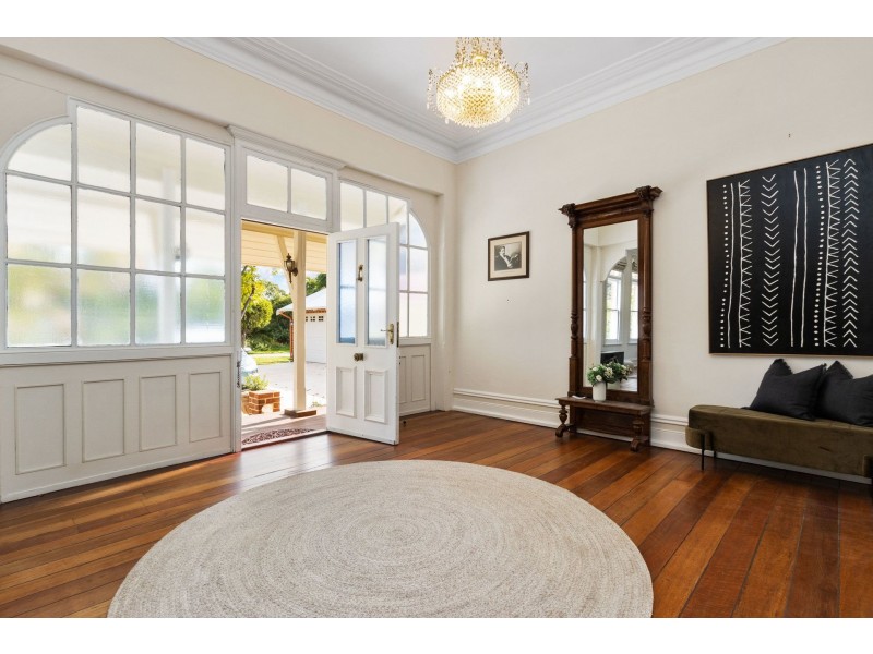 7 Daylesford Road, Bassendean WA 6054