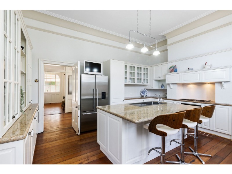 7 Daylesford Road, Bassendean WA 6054